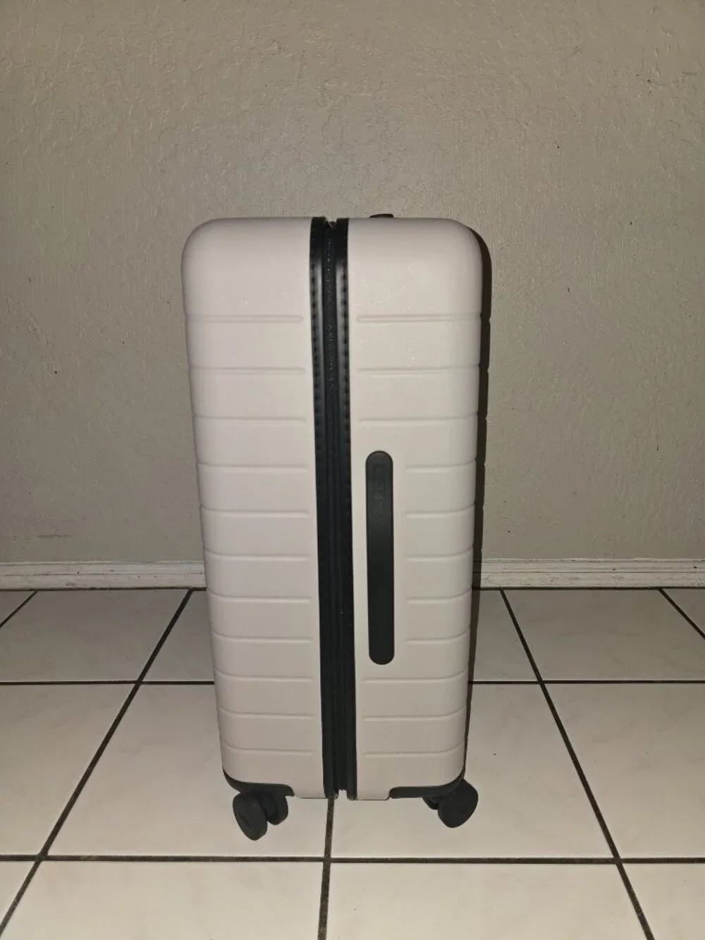 Away Medium Checked Luggage Hard Shell Suitcase with Spinner Wheels CLOUD GRAY